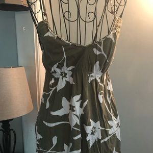 American Eagle tank in medium